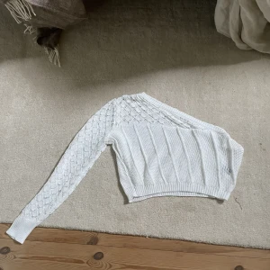 Offshoulder tröja - Assnygg offshoulder tröja i storlek S, nyskick❤️