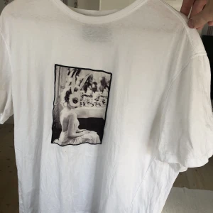 Limitato t-shirt  - Limitato t-shirt i bra skick. Äkta, köpt på nk. 