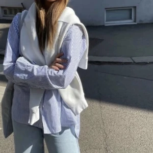 Randig skjorta - Ursnygg oversized skjorta 🩵🤍Från L.O.G.G