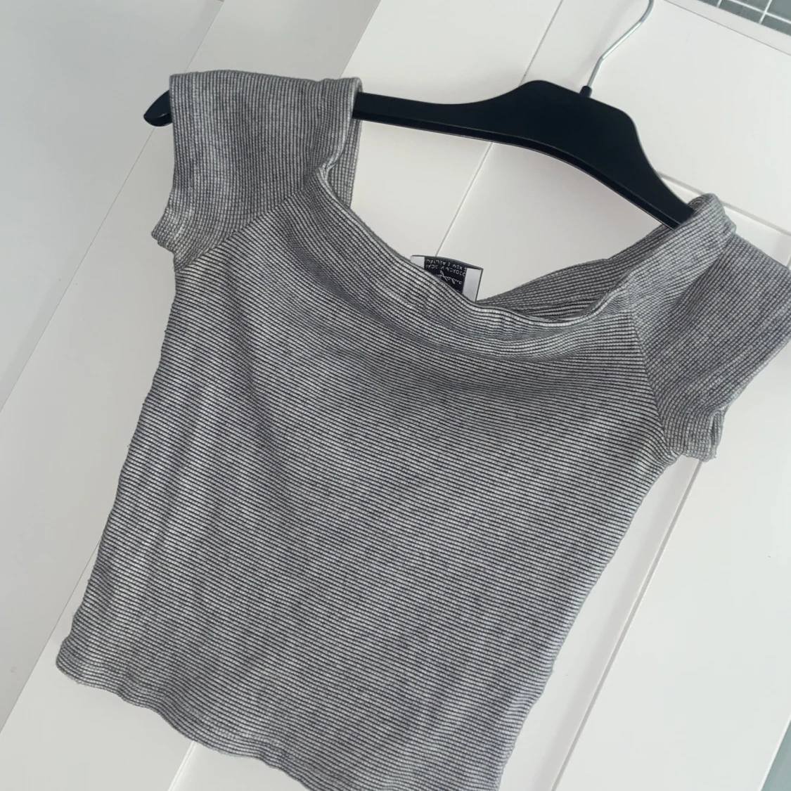 Of shoulder crop top  - 90