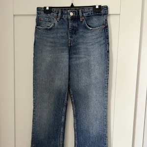 Zara Jeans - Bra skick. Har samma modell ute i mindre storlek