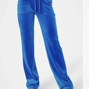 Juicy byxor  - Säljer dessa juicy byxor då dem inte kommer till användning, flera bilder kom privat.