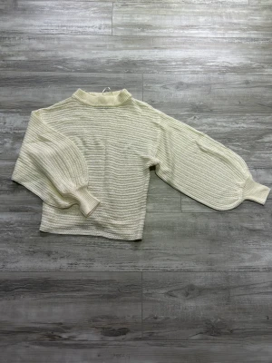 Tröja - Tröja från Lindex använd 2 gånger. Snygg och normal i storlek. Är i mycket bra skick. Cremefärgat färg.