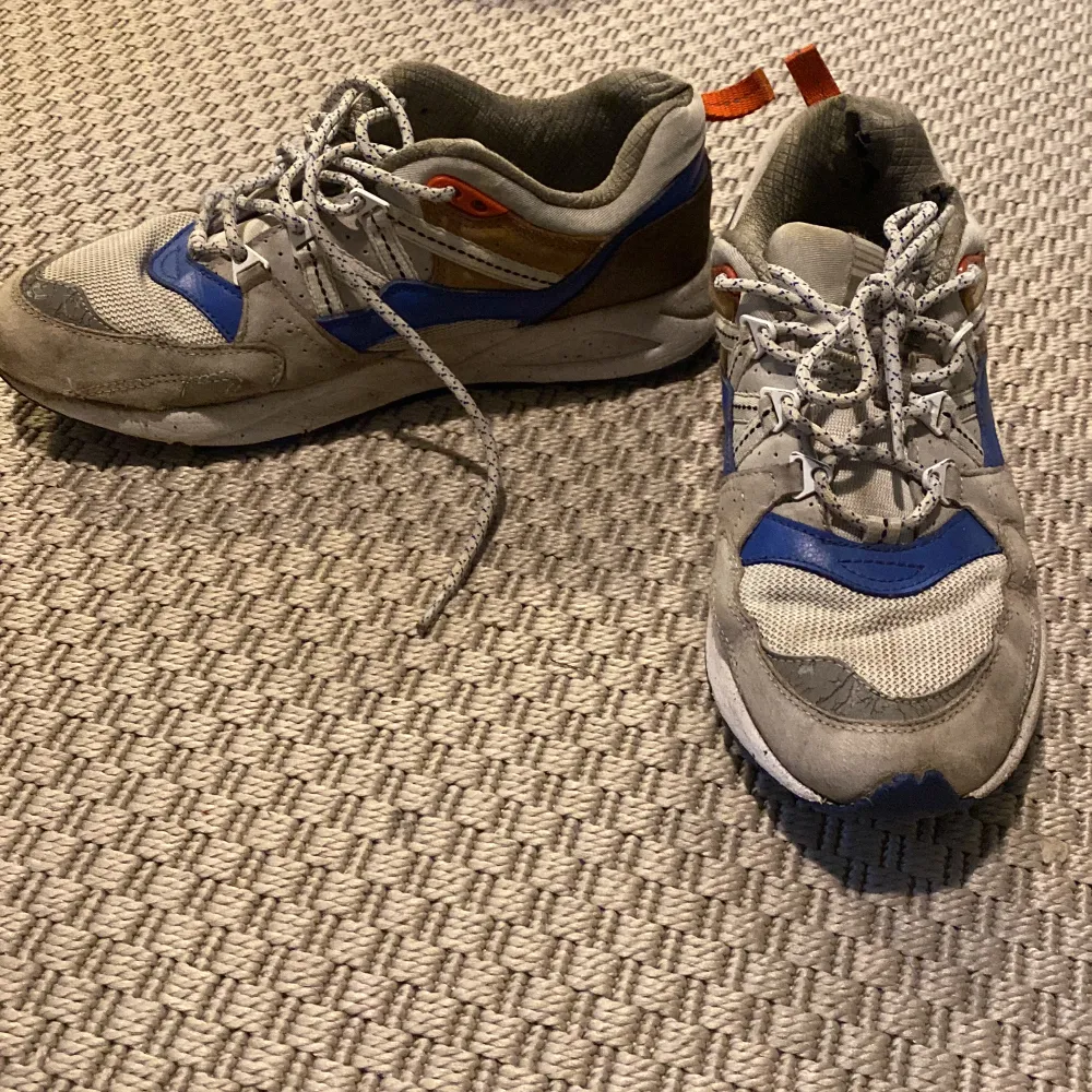 Sneakers från karhu i storlek 41/42, använt skick . Skor.