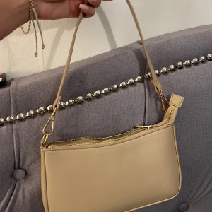 Handväska  - I fint skick 