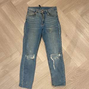 Fina jeans från Gina i storlek M 