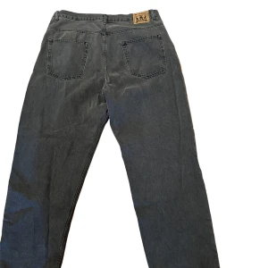 Sweet skateboard  - Jeans