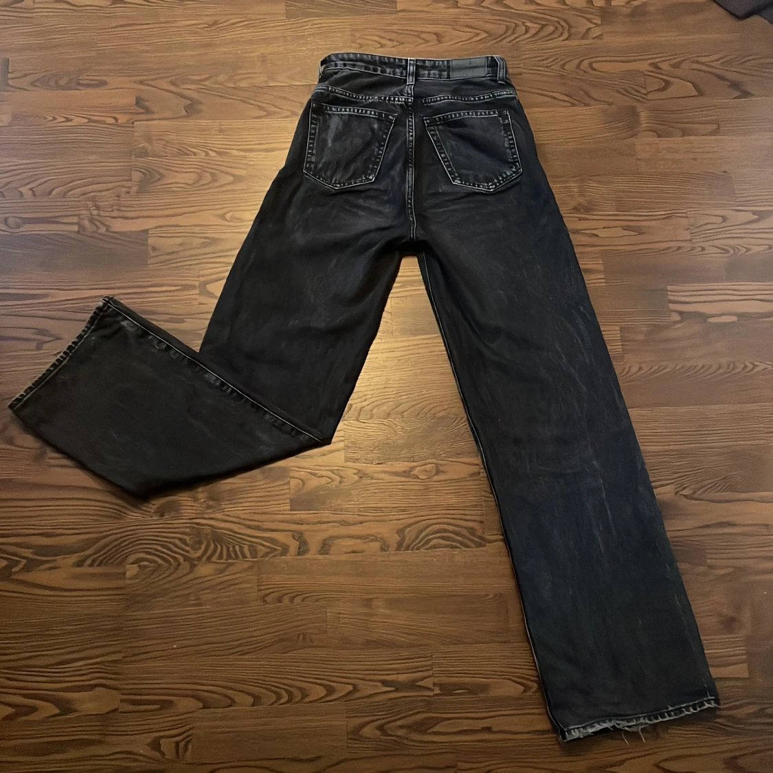 Svarta högmidjade jeans  - 90
