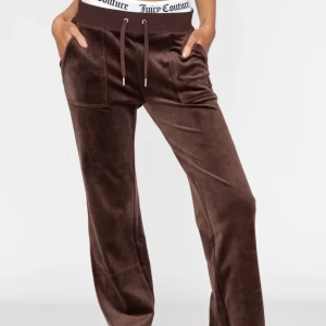 Bruna juicy byxor - Säljer mina bruna juice byxor pga att jag inte använder dom längre. Har använt dom Max 10 gånger💗storlek S