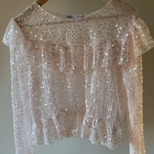 Fest topp - Så snygg fest topp som aldrig är använd! Skriv gärna vid frågor❤️