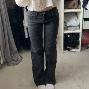 Lågmidjade jeans - Lågmidjade jeans från asos. Använda 2 gånger. Passar perfekt på mig som är 166. 