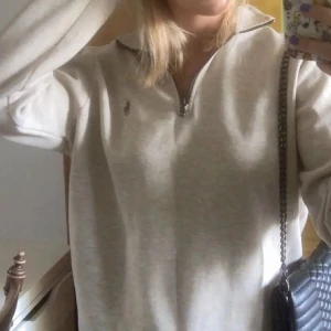 Zip up tröja  - Säljer min tröja från Ralph Lauren 