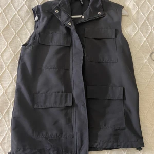 Väst - Cool väst i fint skick 