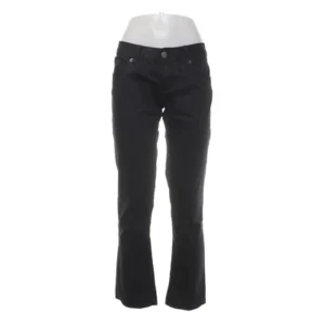 Svarta Fishbone jeans - Säljer dessa straight lågmidjade jeansen då dem inte passade mig. Köpare står för frakt💓📦