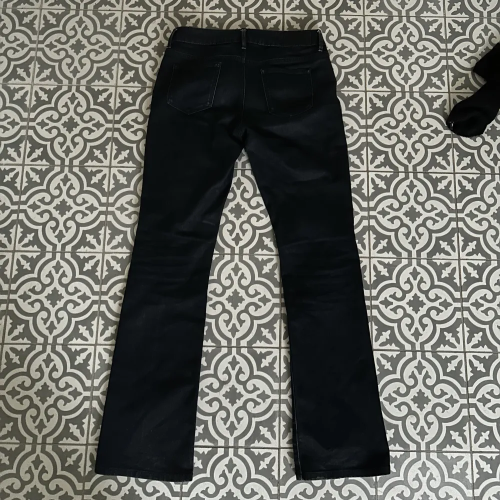 säljer dessa jeans från esprit 🩵mörkblå färg. Farkut & Housut.