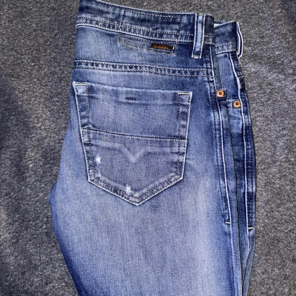 Diesel Jeans ej använd enstaka gånger. Köpt från Farfetch 3757. Jeans & Byxor.
