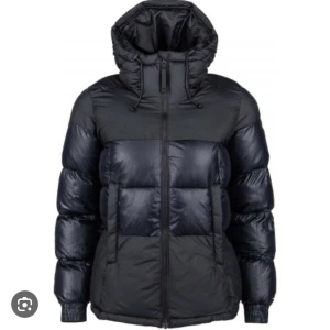 Columbia jacka  - Storlek L passar även M.  I nyskick. 