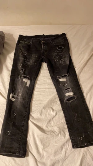 Dsq2 jeansen äkta  - . 