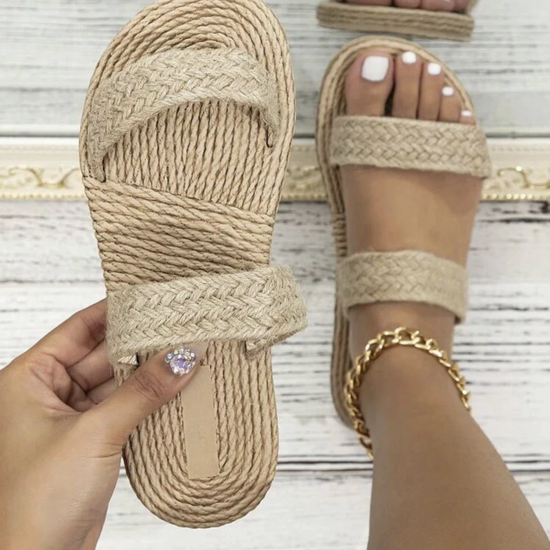 SĂ€ljer sommar sandalerđ