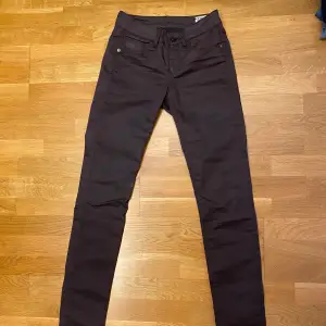 Brun/lila jeans💗 Köparen står för frakt