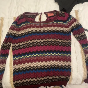 Missoni tröja  - Säljer denna sjukt snygga Missoni tröjan som är ifrån Missonis kollektion med Lindex 