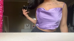 Topp - Lila satin topp, aldrig använd. Liten i storlek.