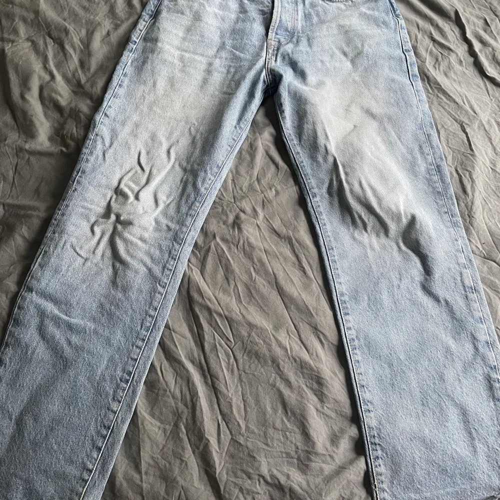 Inprincip oanvända jeans i storlek 29/32 och sitter bra. Jeans & Byxor.