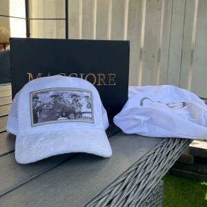 Maggiore keps s2 c9 - Säljer min syrras maggiore keps. Som inte kommer till användning längre. Hon har använt den några gånger. Kom dm om du har flera frågor. Skick 8,5/10