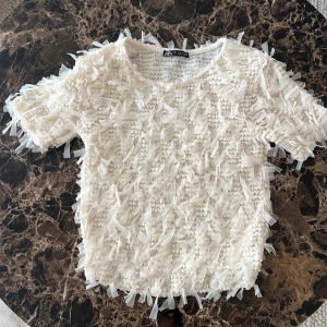 Topp  - Super söt Topp från zara  Stl S