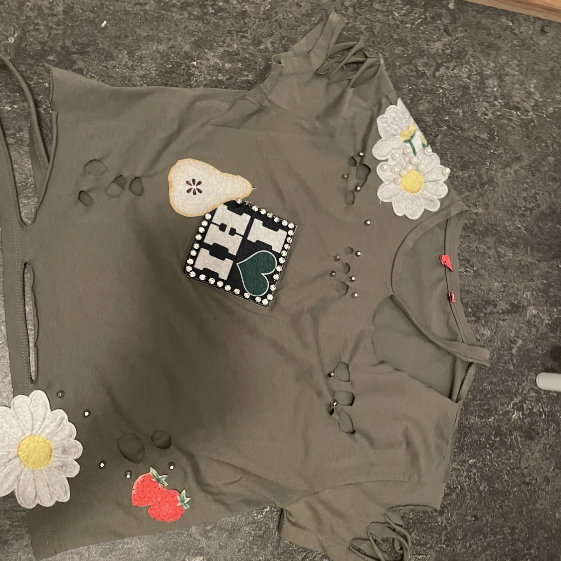 Mörk grön tröja  - 91