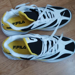 Fila helt ny skor - Det är en helt ny fila skor. Och helt oanvänd.