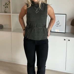 Fin grön topp - Säljer denna fina gröna topp! ❤️‍🔥