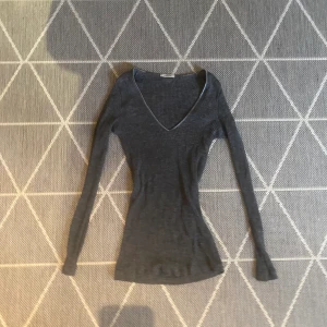 intimissimi tröja - så snygg tröja. från intimissimi och har de mjukaste materialet. så fin på!!