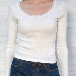 Långärmad tröja från Brandy Melville, perfekt till sommaren 💕