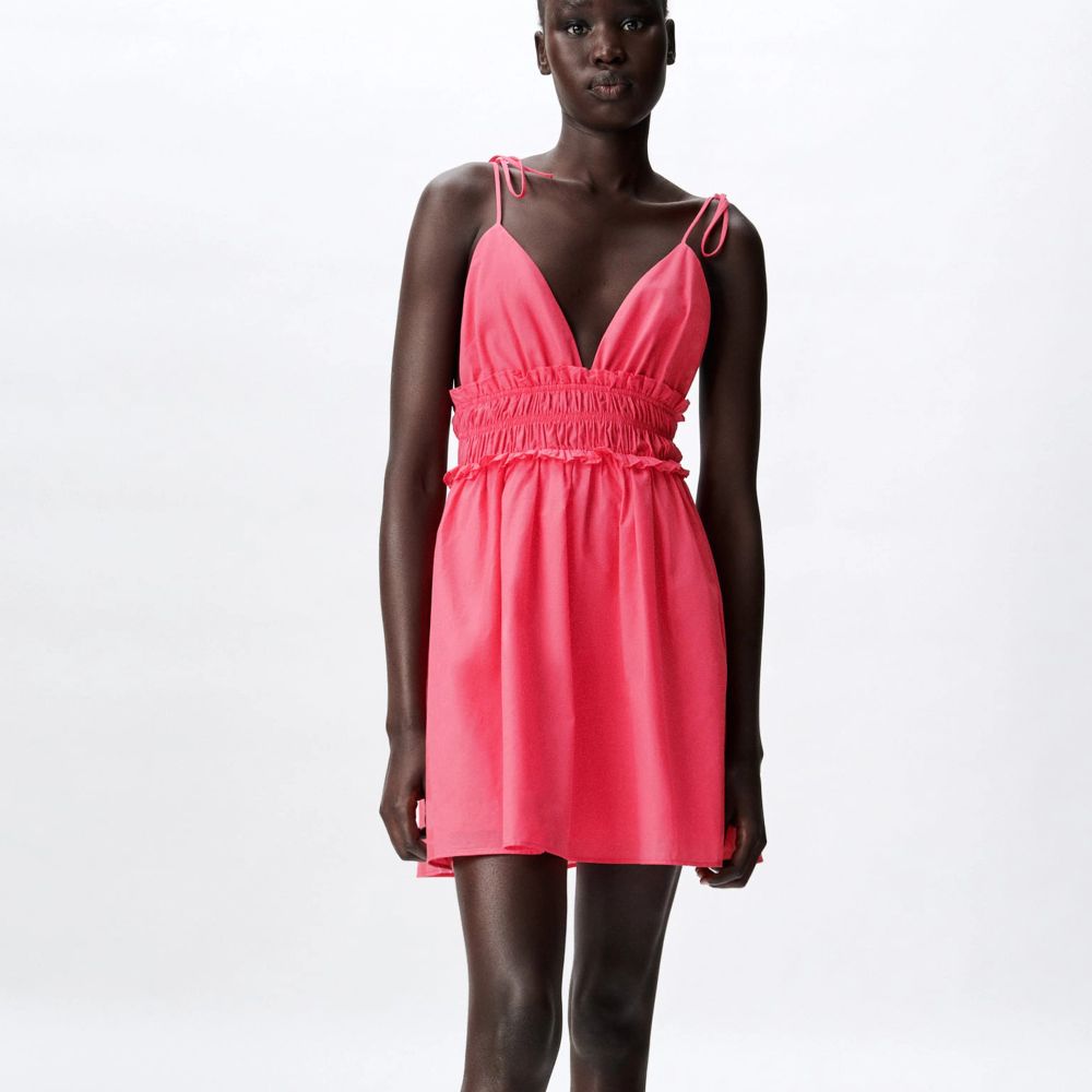 rosa klänning från zara! knappt använd 💕 slutsåld 🥰 200 vid snabb affär!. Klänningar.