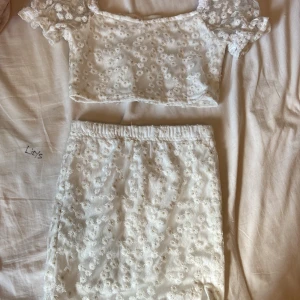 En vit blus  - En vit blus från shein