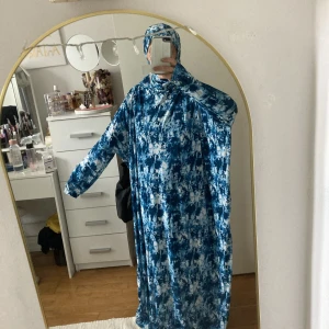 Abaya  - Kolla tidigare annons för fler färger 