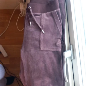 Juici byxor  - Har andvänds. Men dom är i okej skick.