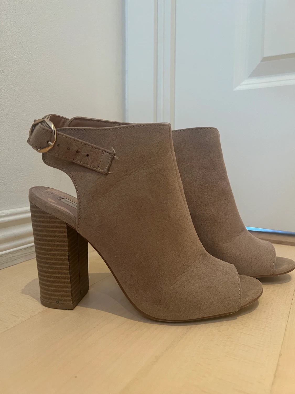 Beig/bruna klackskor 