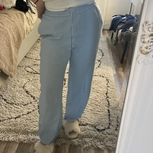 blå linnebyxor  - blå linnebyxor från zara