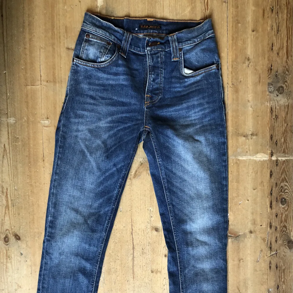 Snygga nudie jeans modell grim tim, storlek 28/32. Jeans & Byxor.
