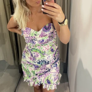 Zara klänning - Super fin klänning💕