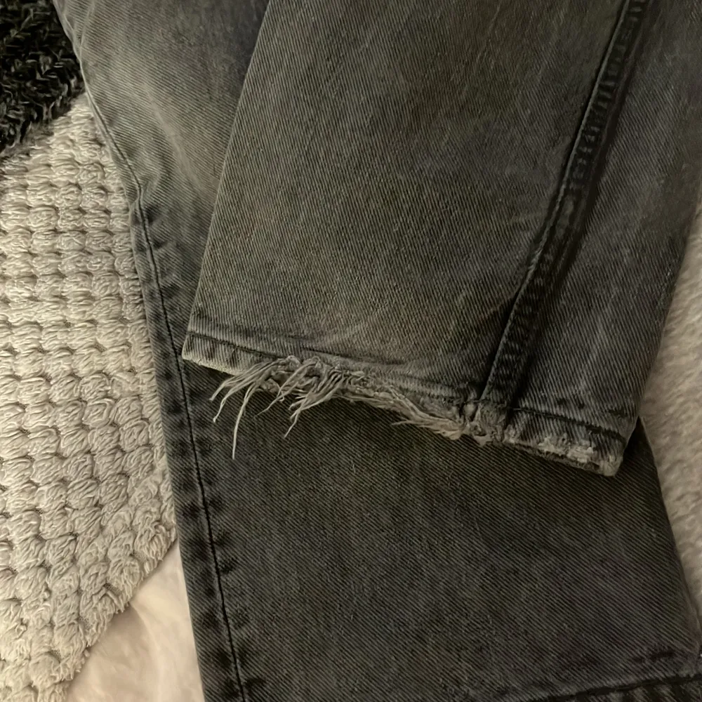 Snygga jeans från Zara som inte går att köpa längre💕 ( Köpte jeansen på plick ). Jeans & Byxor.