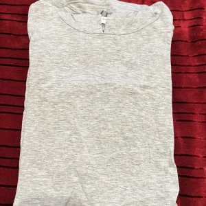 Hoodie T-shirt Klänning - Hoodie t-shirt klänning från Balance.  Loose fit.  Ej använts.   ”Pris går att pruta” 