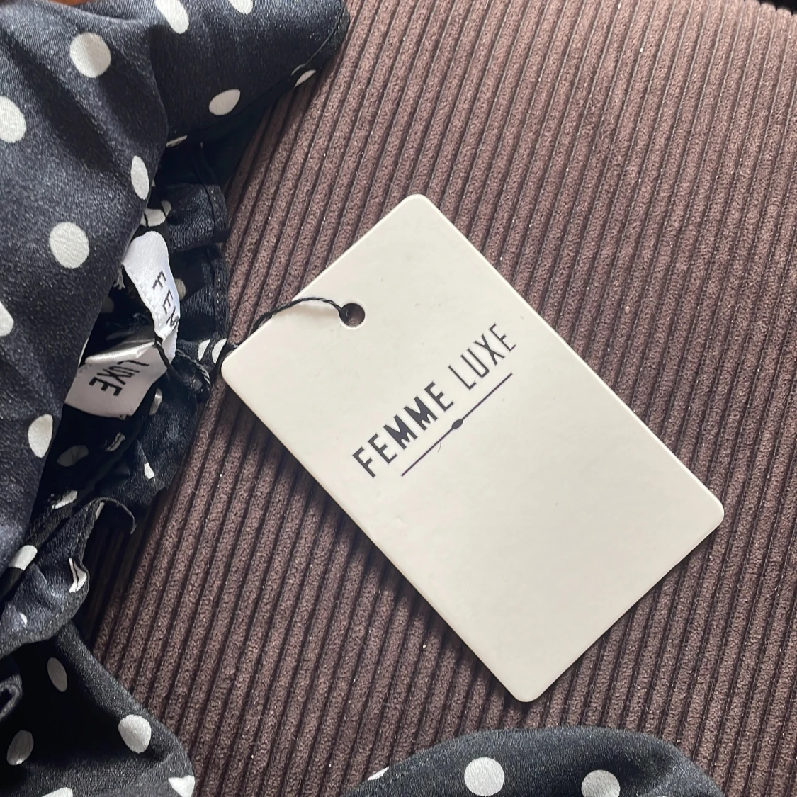 Prickig klänning  - 90