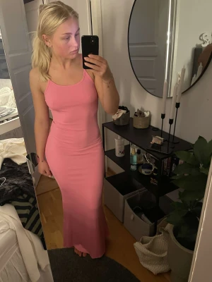 Rosa klänning ❣️ - Rosa ribbad klänning 💕