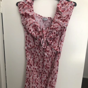 Chiquelle klänning  - Säljer denna ifrån Chiquelle i storlek small. 