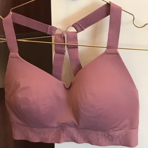 Sport bh - Sport bh från HKMX, bra skick. Säljer pga för liten. Nypris 399kr