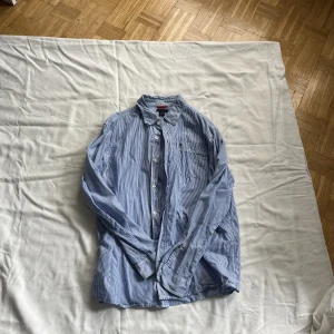 Tommy hilfiger skjorta barn - Tommy hilfiger skjorta barn L