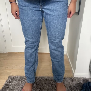 Weekend jenas - Knappt använda. Storlek 29/30